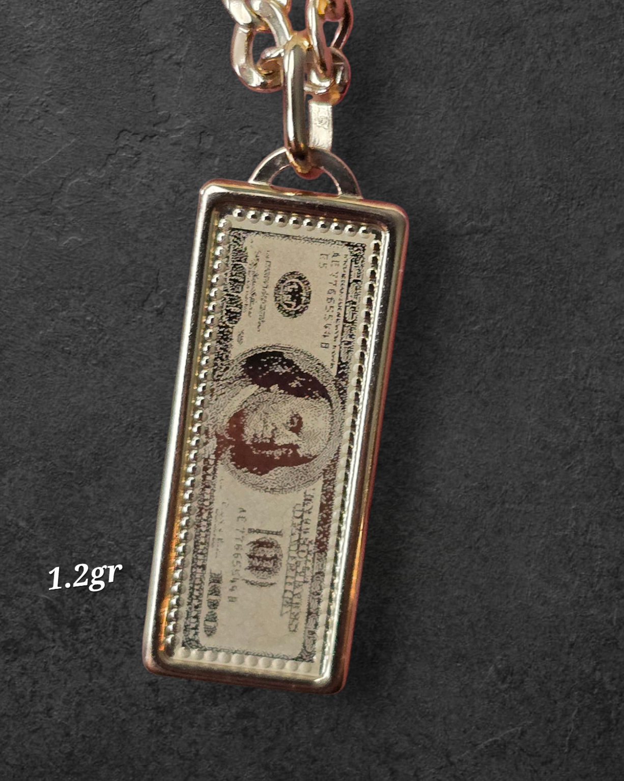 Dije de billete de 100 USD de 1.2gr