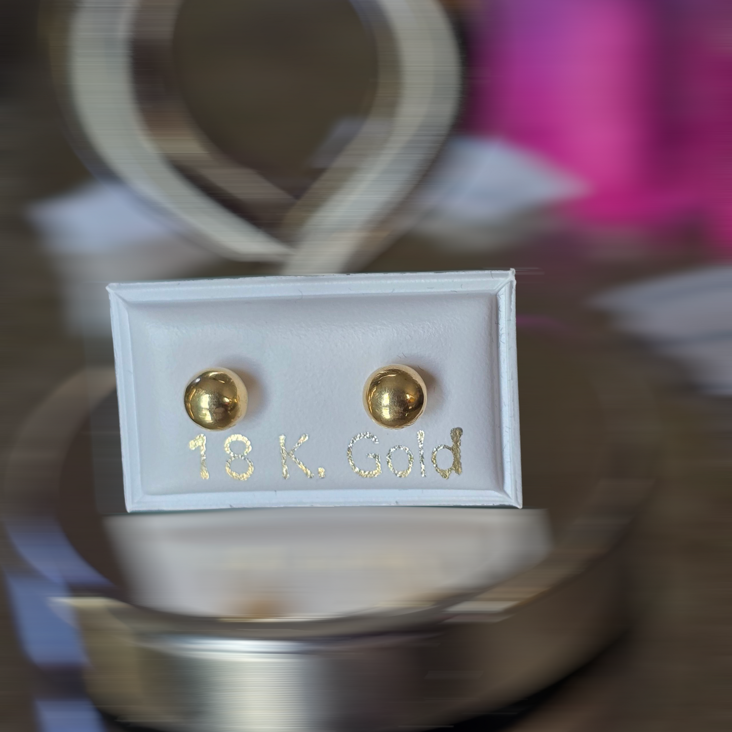 Zarcillos bolsa lisa tapa de rosca de seguridad de 0.6 gramos en Oro18kilates italiano amarillo