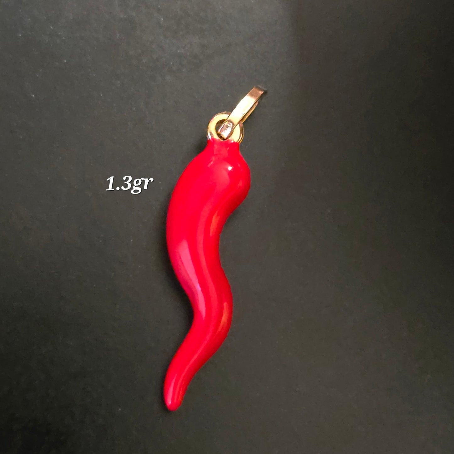 Dije cuerno napolitano en Oro18kilates italiano en rojo de 3 cm de 1.3gramos