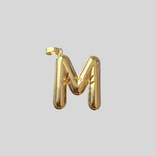 Dijes de letras disponibles  en las letras M N L J C M