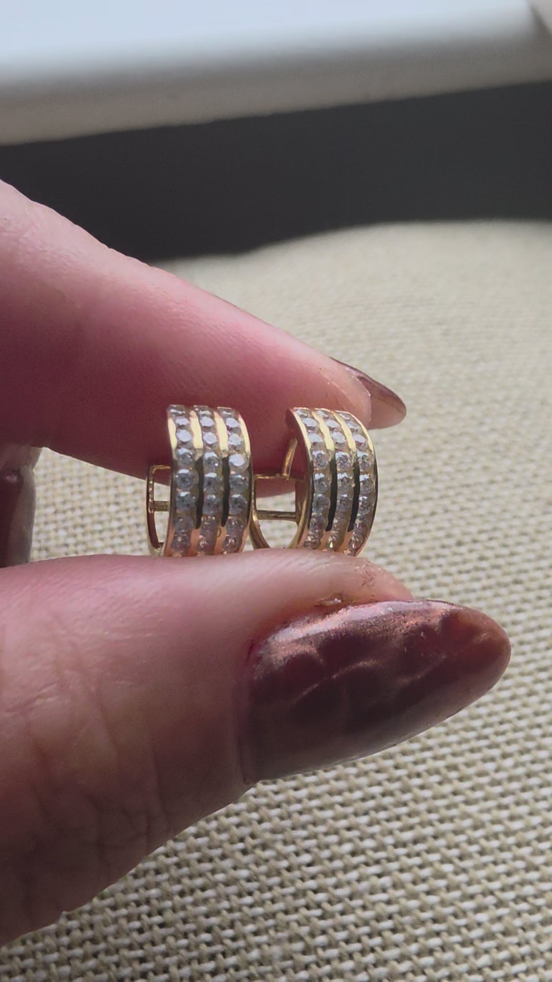 Zircon hoop earrings – solid 18k gold, 2.6 g