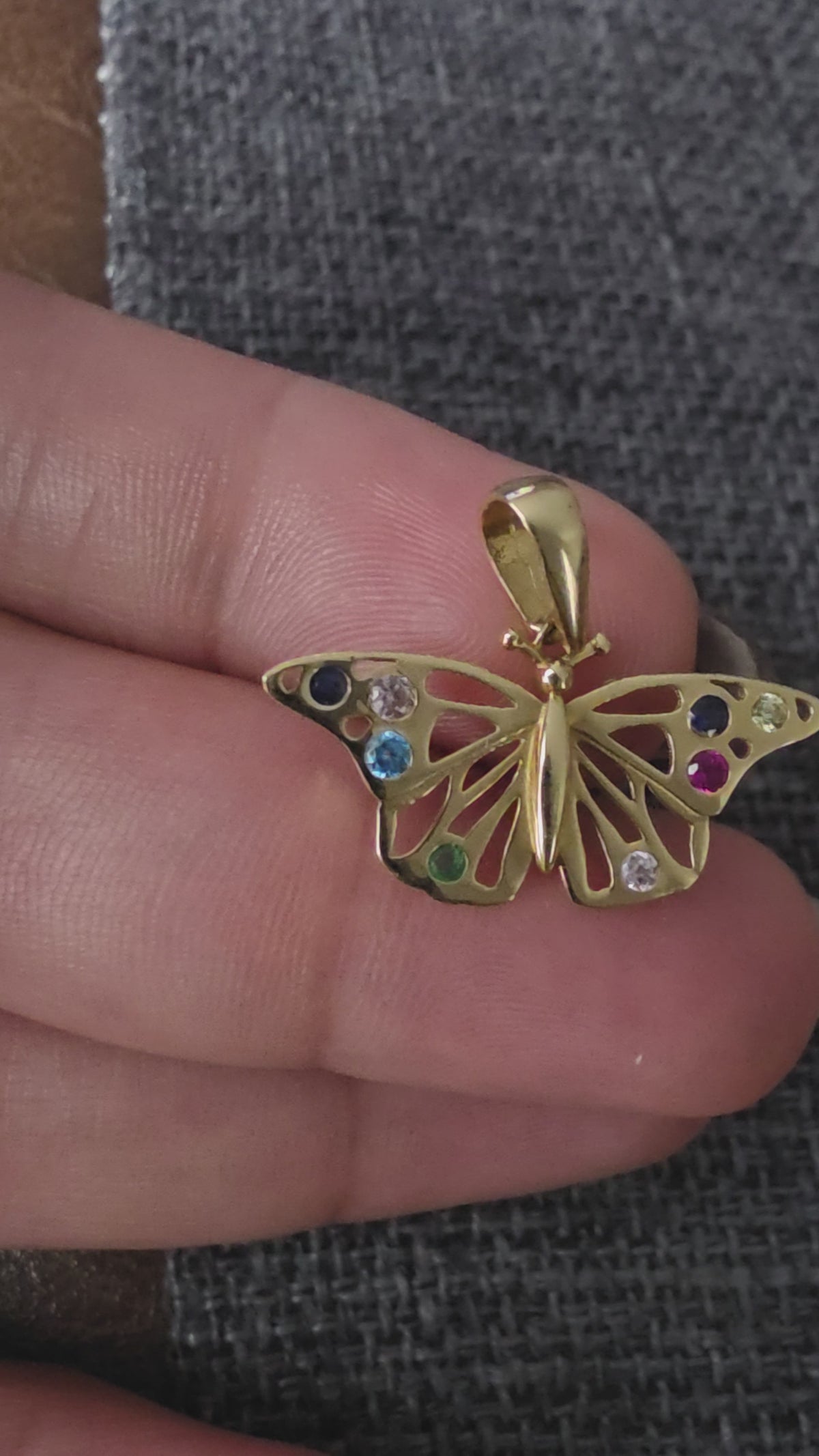 Butterfly pendant with colored crystals – solid 18k gold