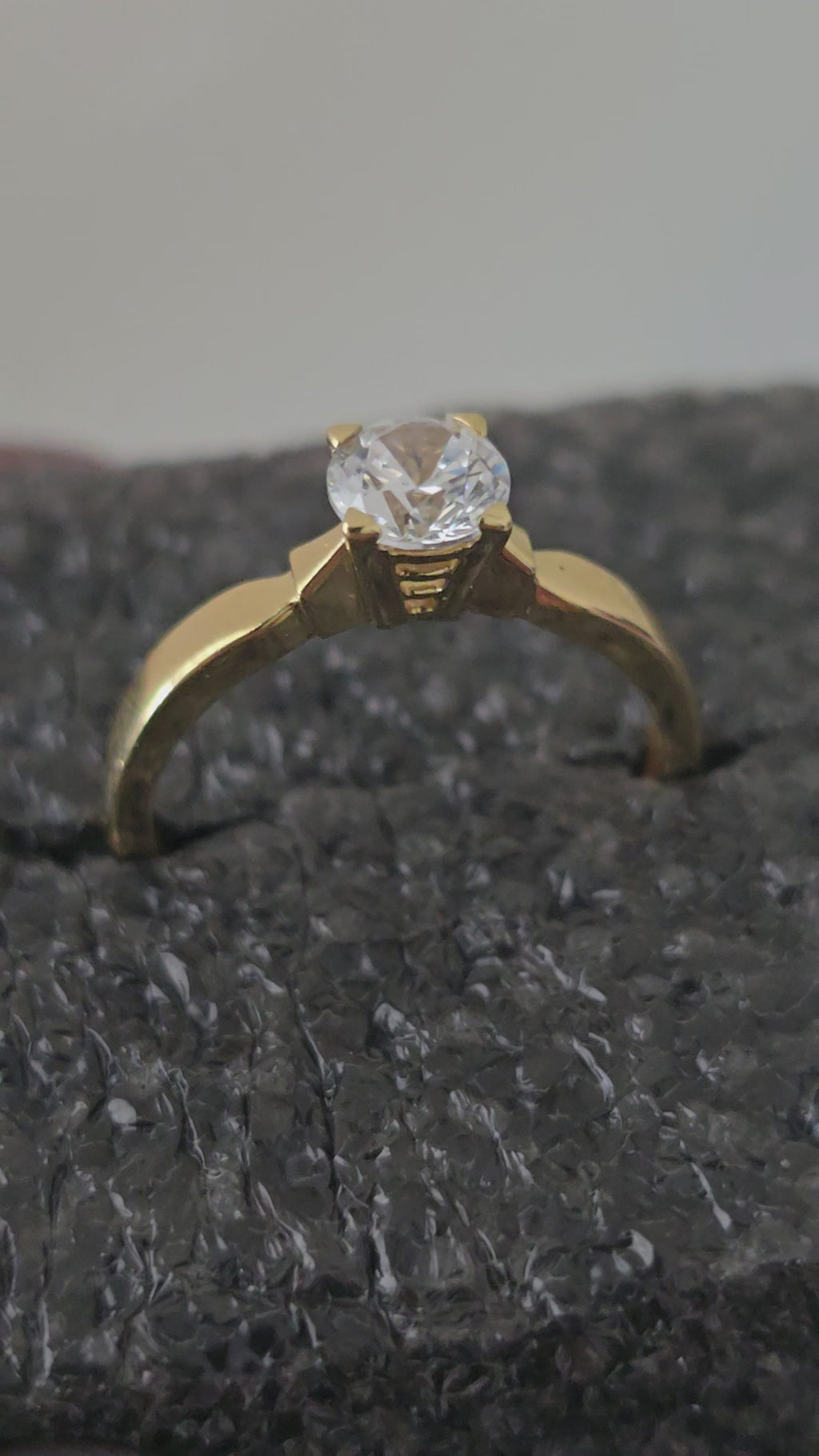 Anillo solitario