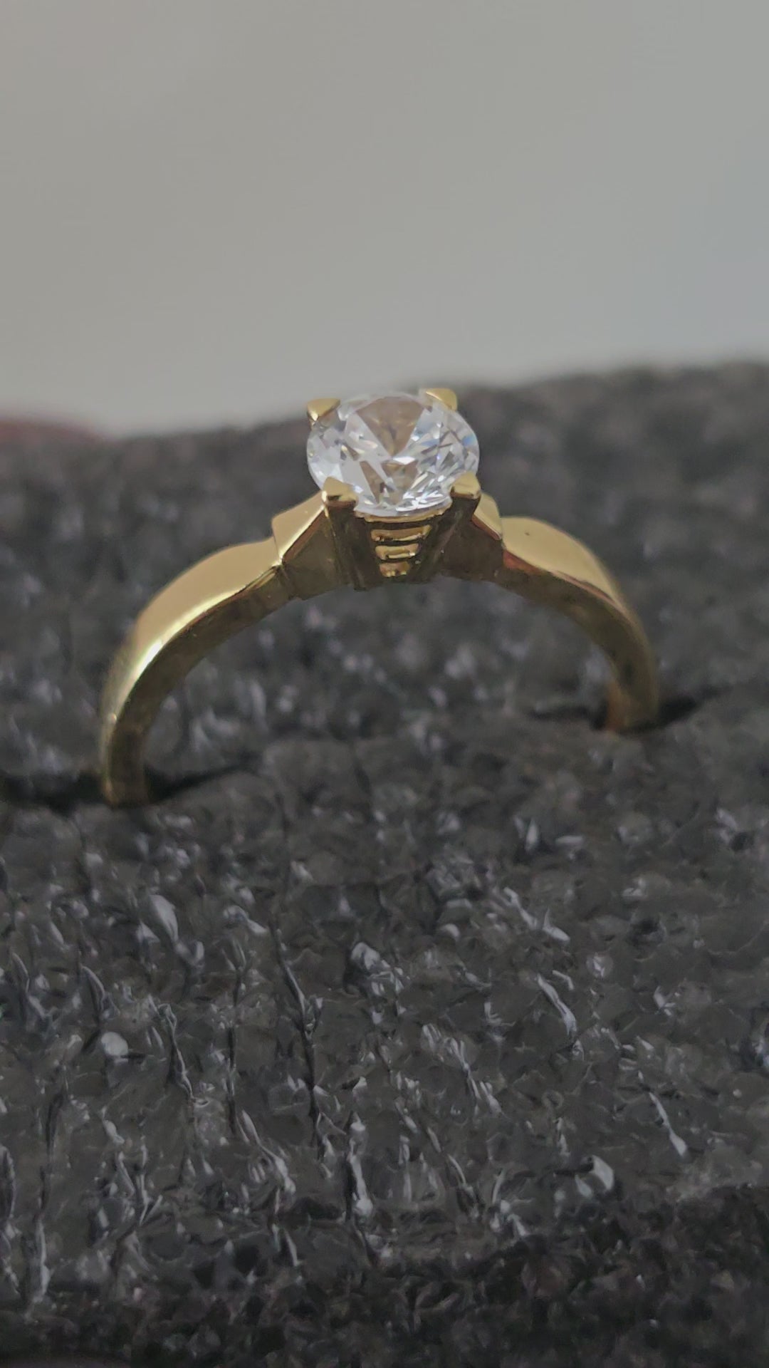 Anillo solitario