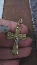 Christ crucified pendant – solid 18k gold