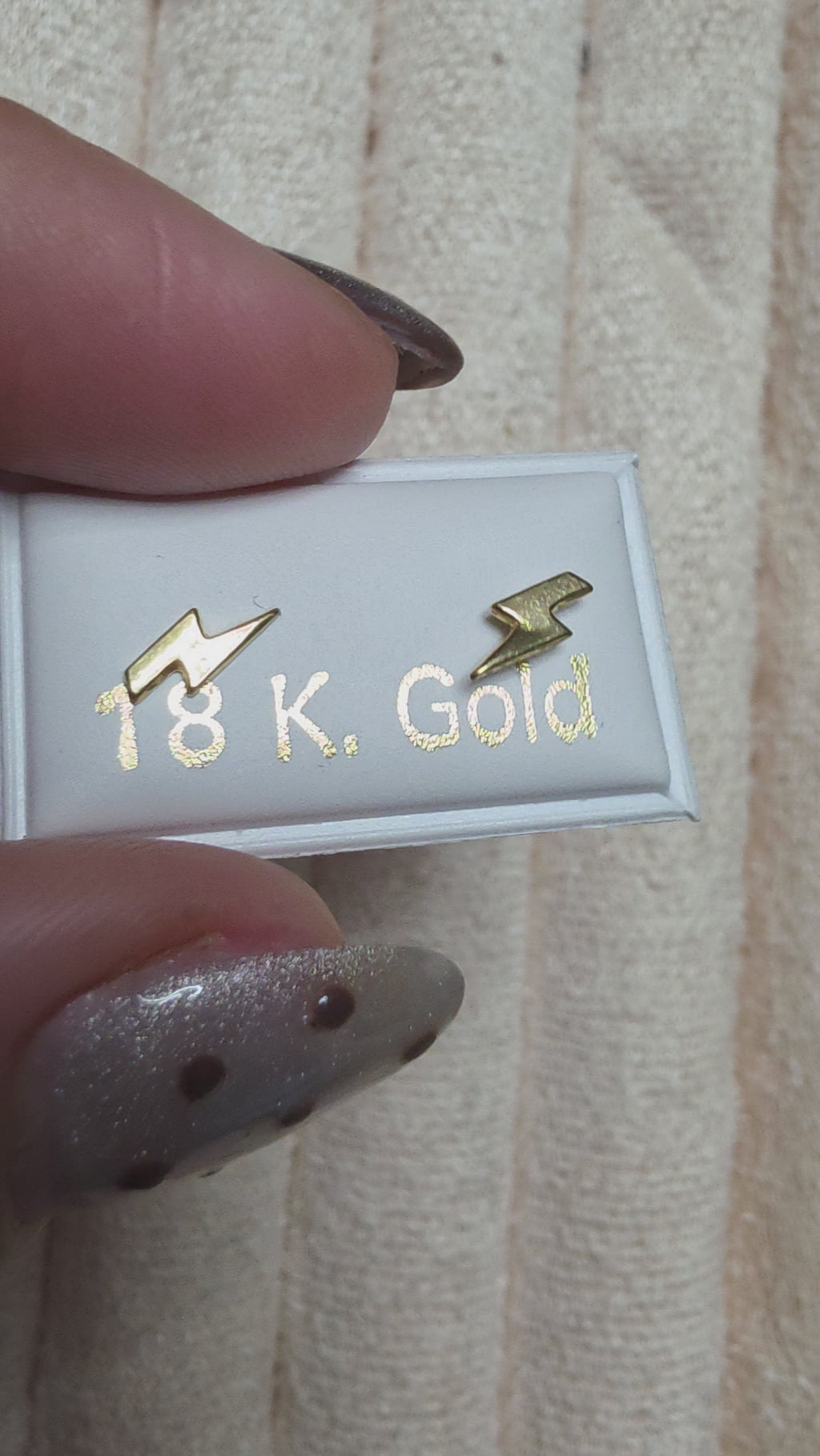 Aretes de Rayo – oro sólido de 18 kilates
