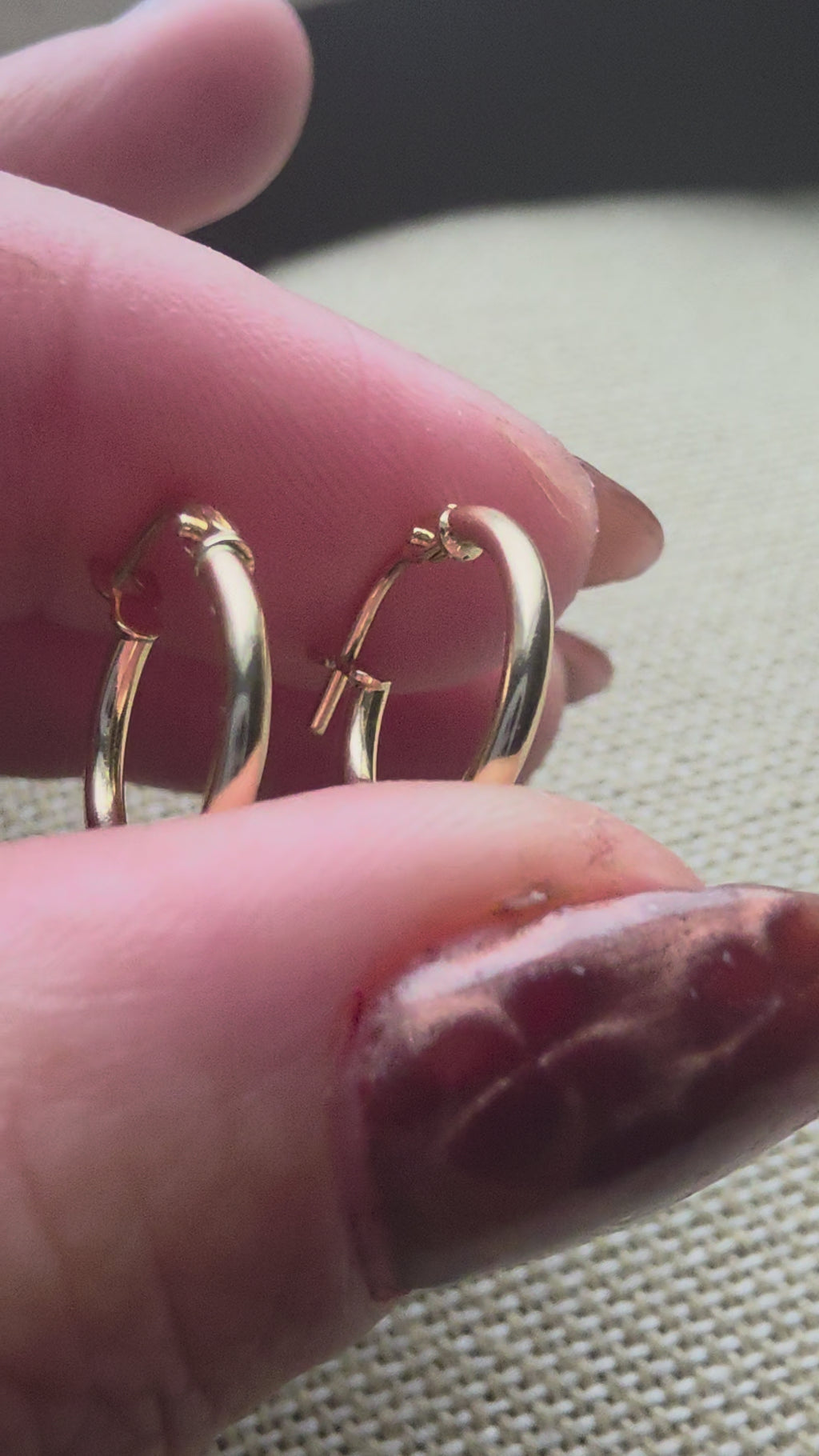 Dainty hoop earrings – solid 18k gold