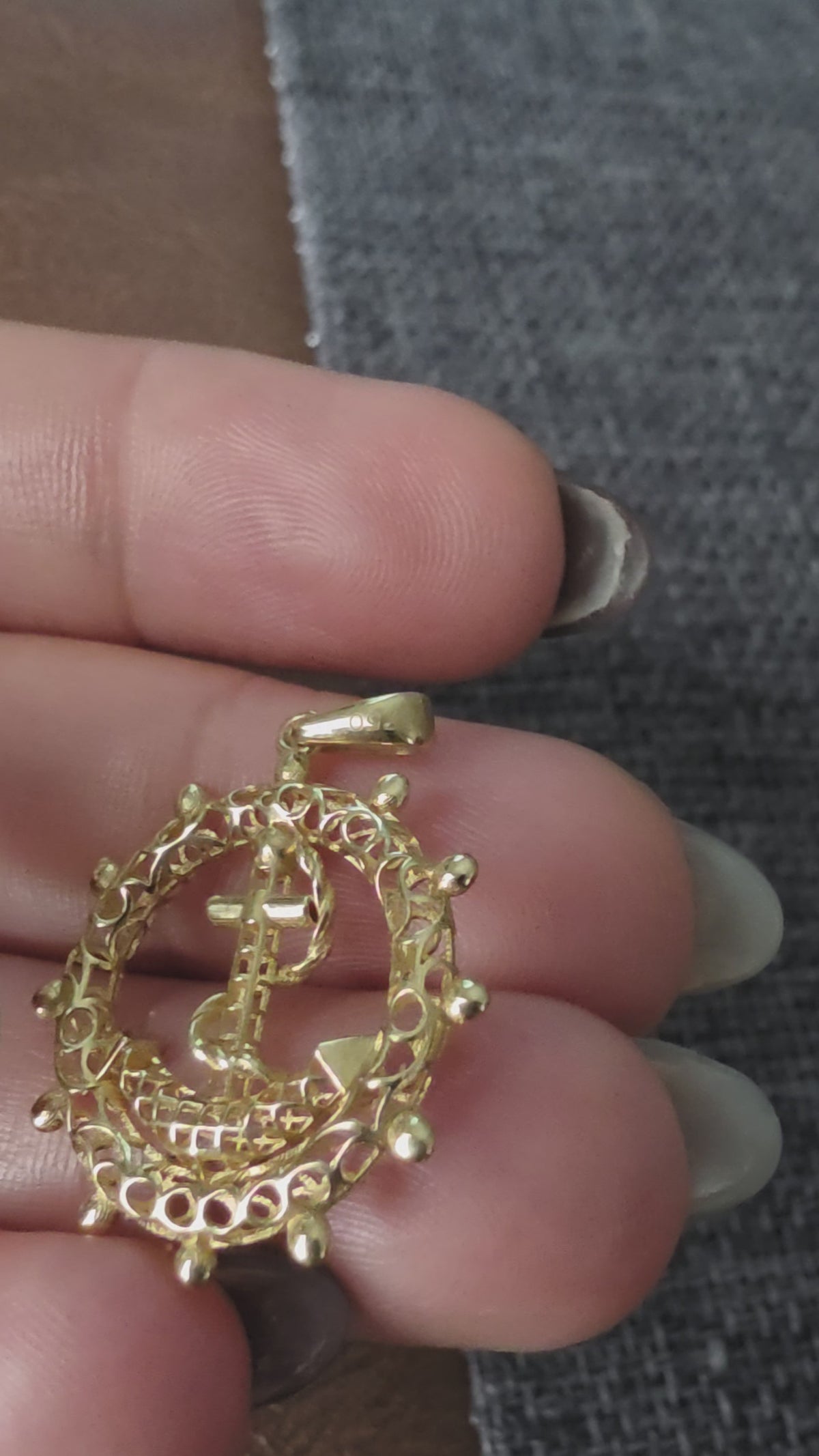 Anchor ship wheel pendant – solid 18k gold