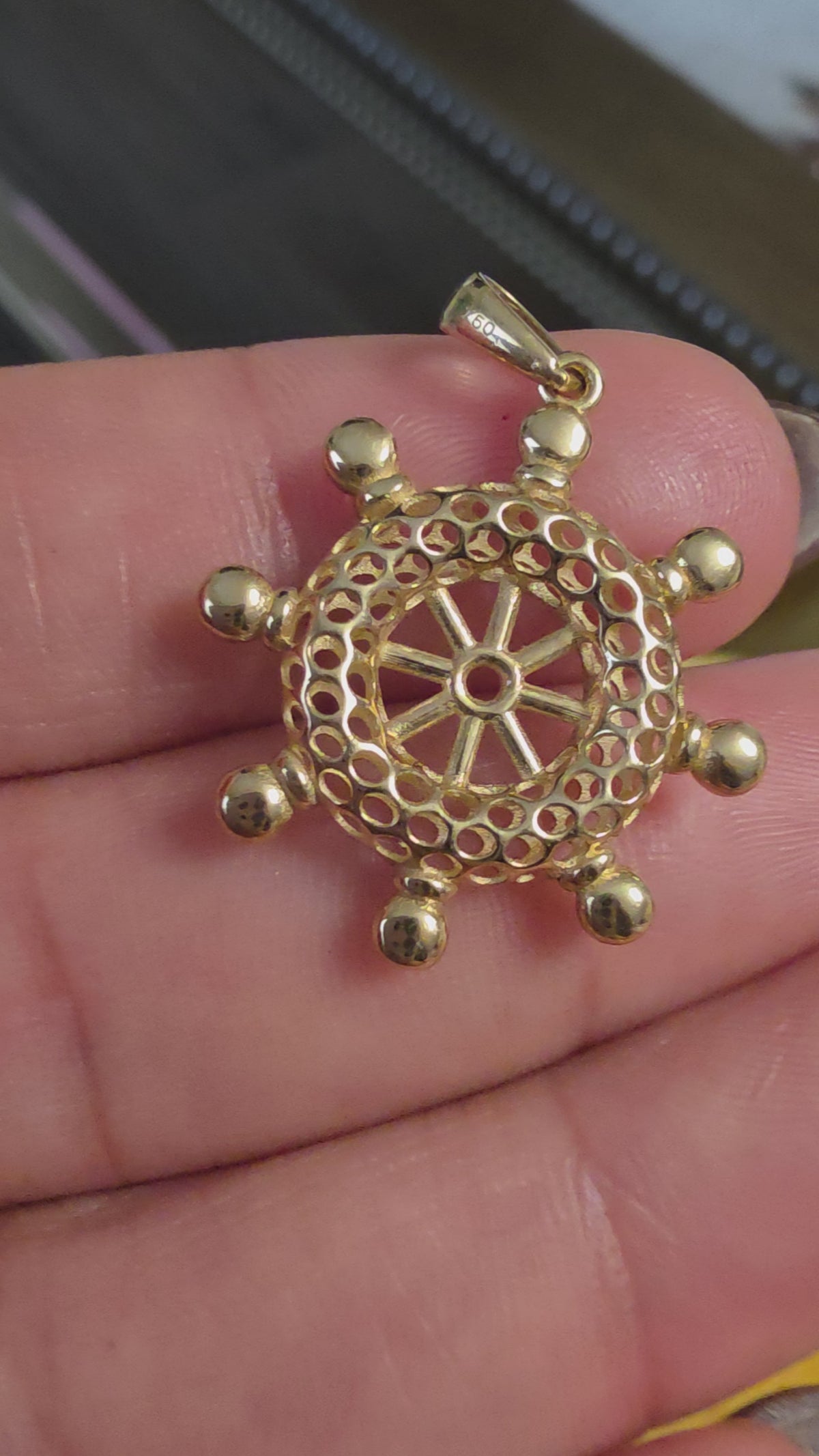 Anchor ship wheel pendant – solid 18k gold