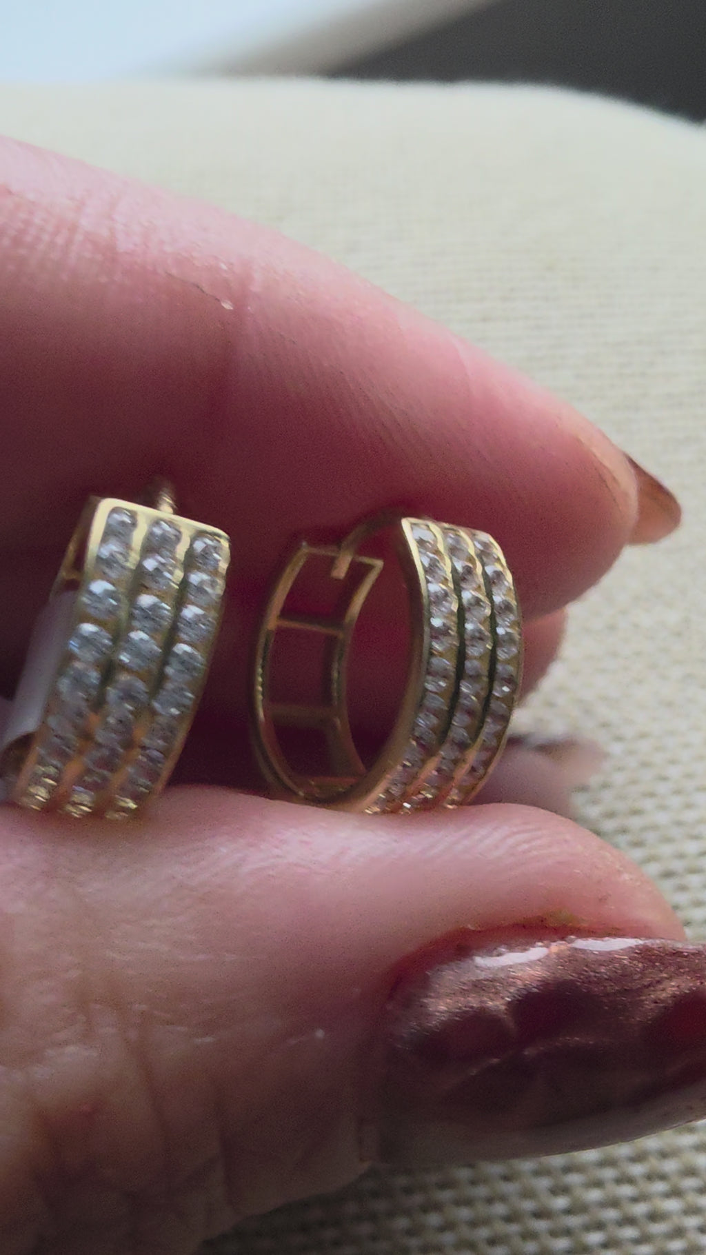 White zircon hoop earrings – solid 18k gold, 3 g