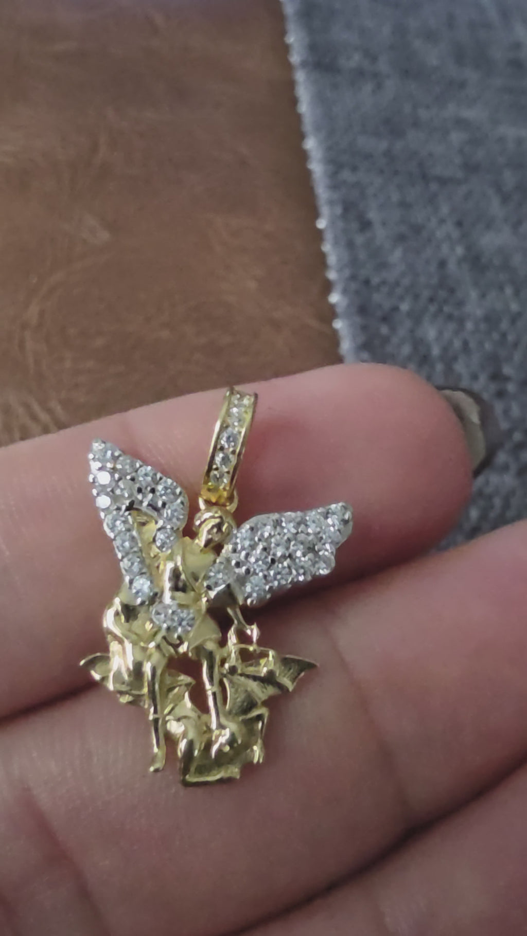 Angel pendant – solid 18k gold