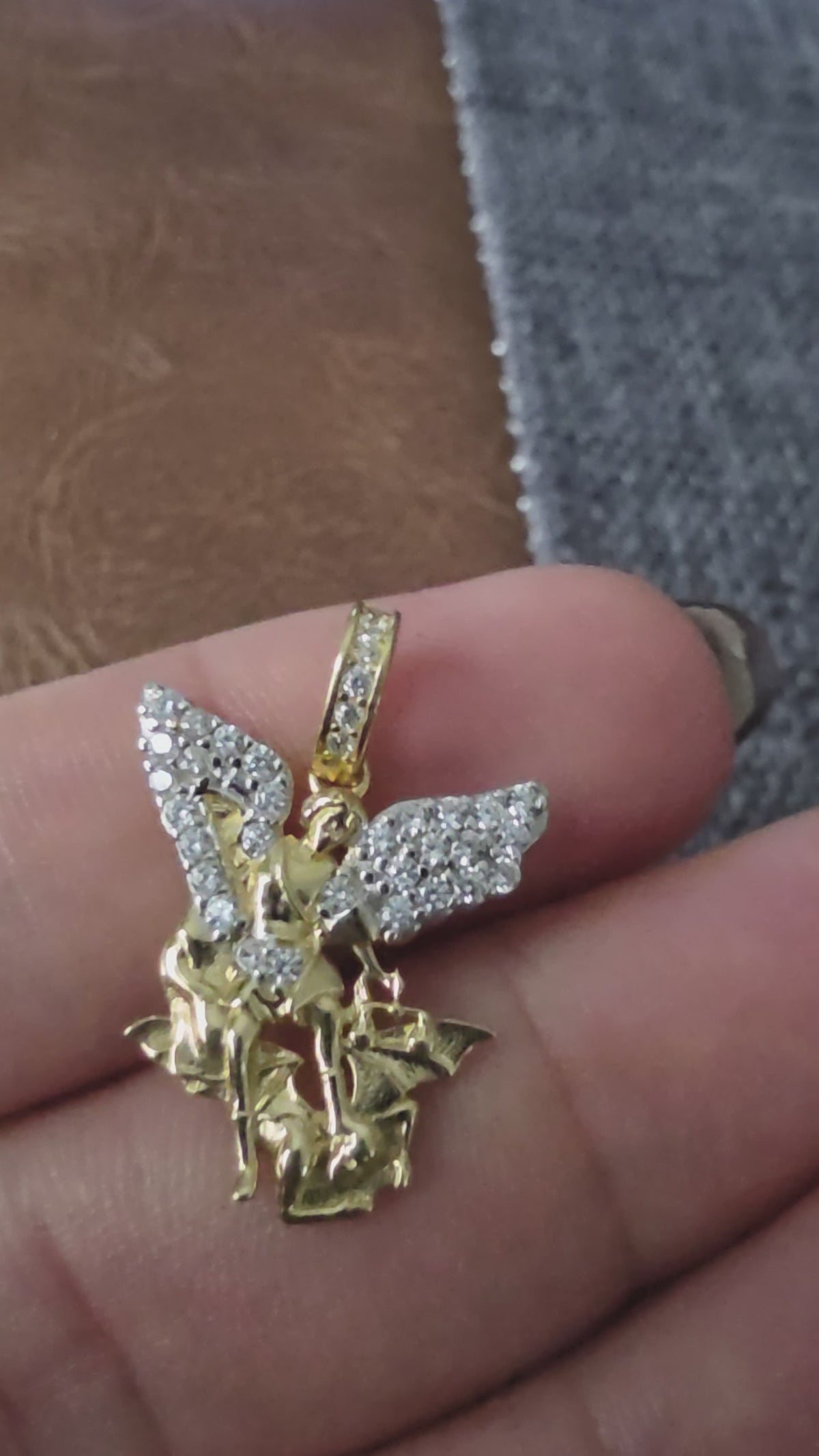 Angel pendant – solid 18k gold