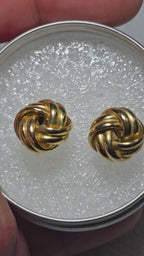 Pendientes en forma de mariposa de oro amarillo italiano de 18 quilates