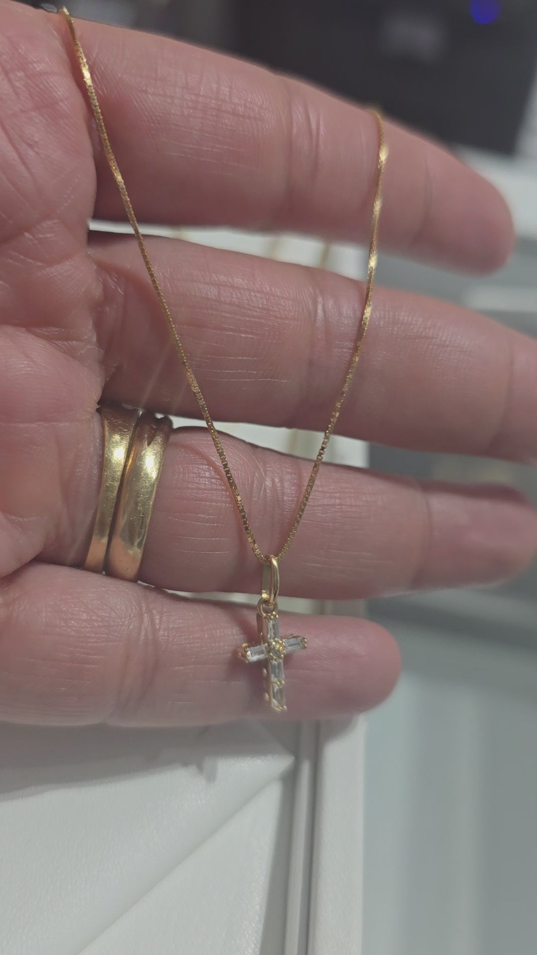 45cm Venetian chain weighing 1.6 grams in 18karat Italian yellow gold