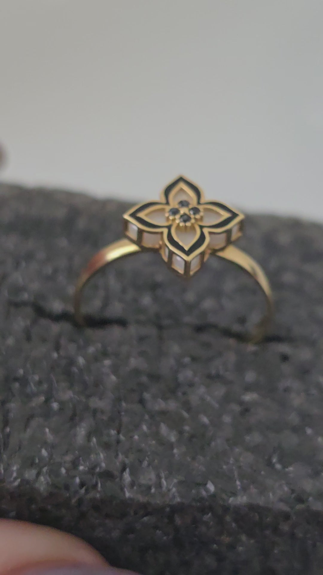 Anillo de flor