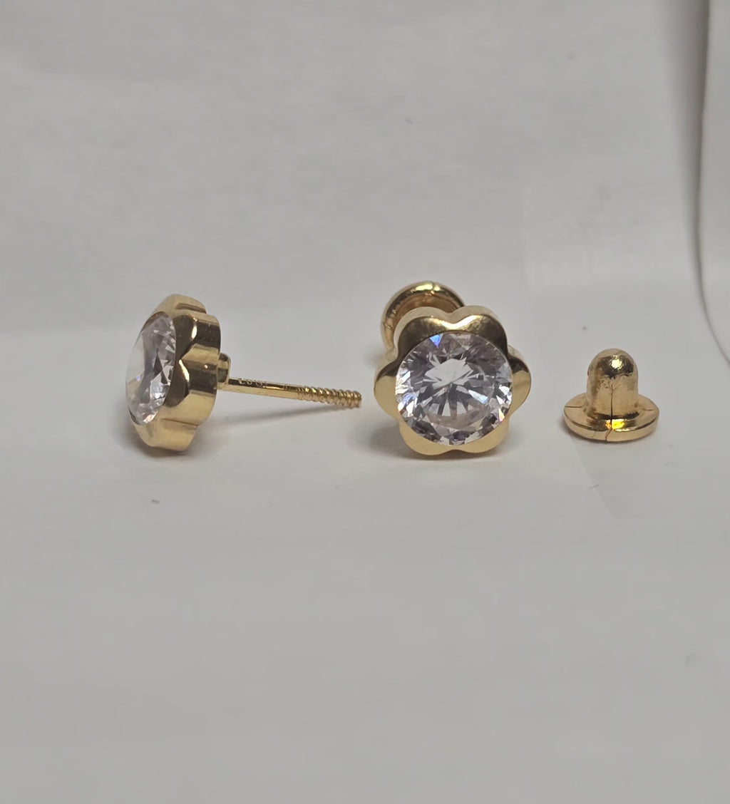 Flower tendrils with white zircon