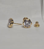 Flower tendrils with white zircon