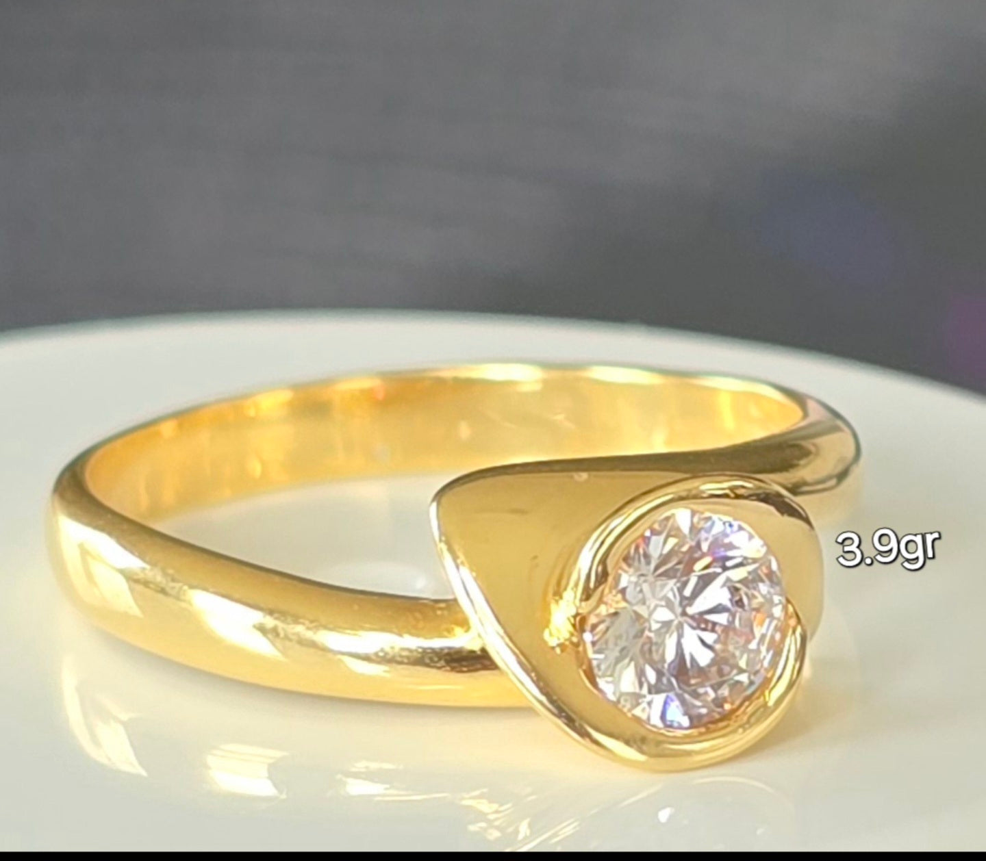 Electroformed solitaire ring with white zircon in 18karat Italian gold, size 7 1/2, 3.9 grams