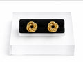 Earrings knot