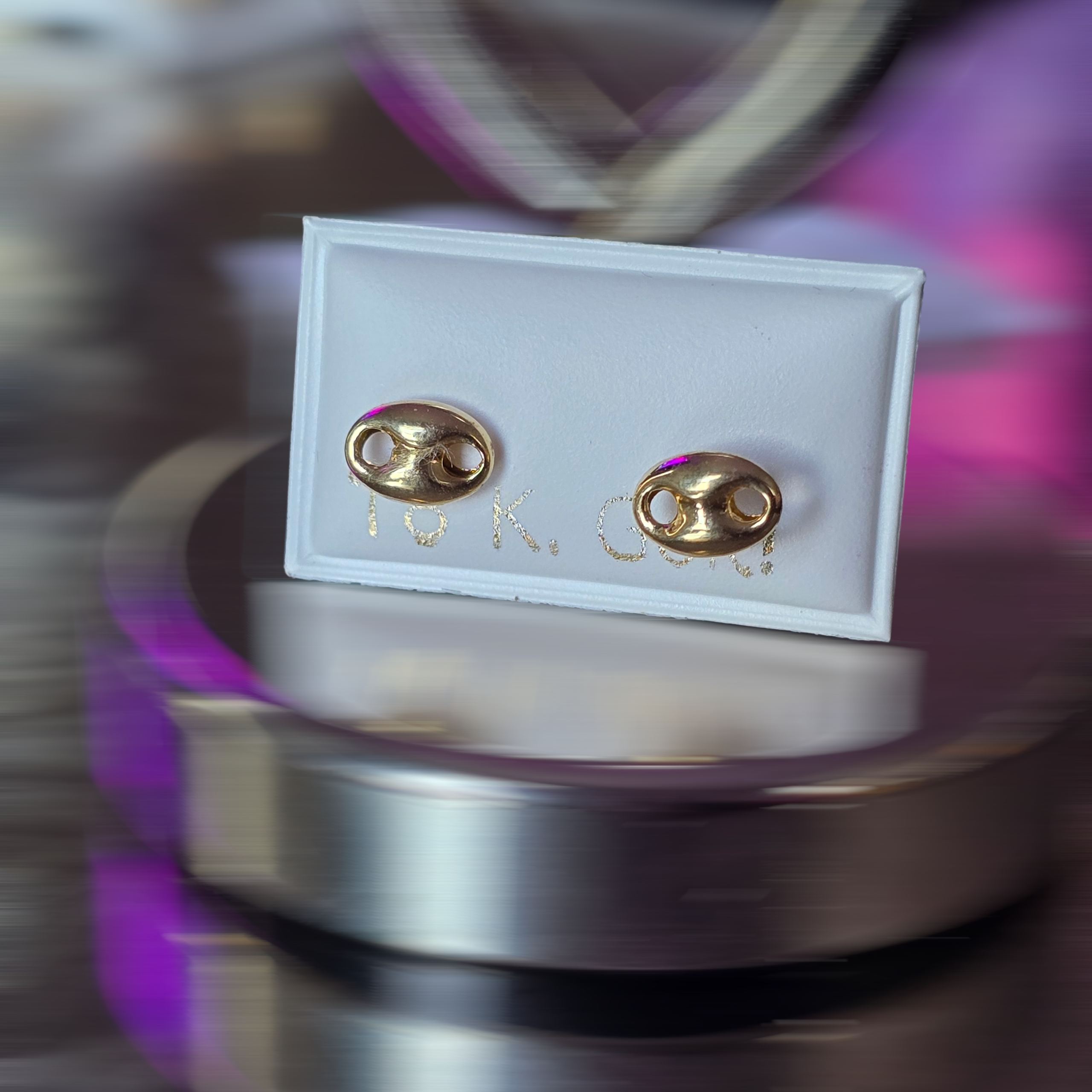 Gcc earrings with safety screw-on backs, 0.7mm, in 18-karat Italian yellow gold