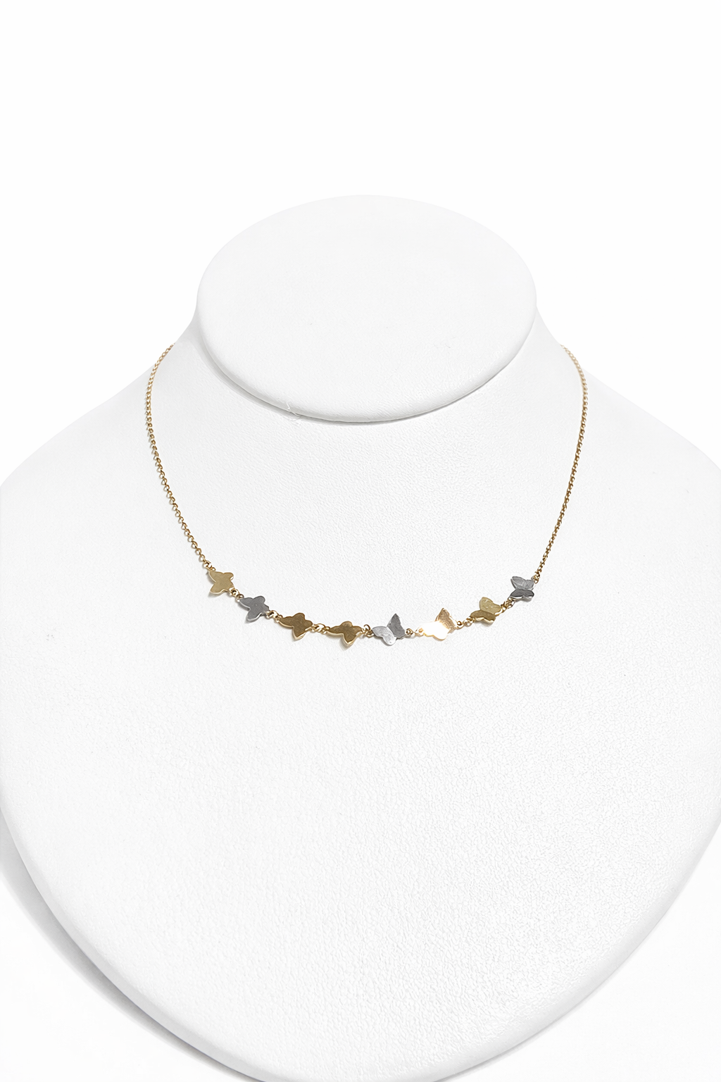 Collar con mariposa