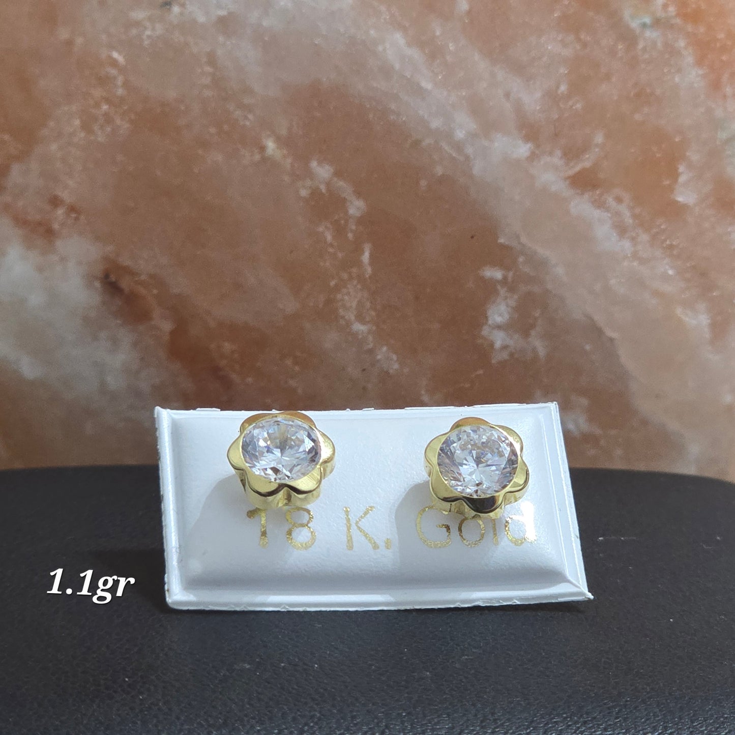 Zarcillos de flor con zircon blanco de 1.1gr