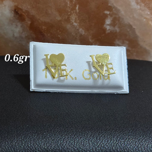 Zarcillo de "love" con corazón tapa de rosca de 0.6gr