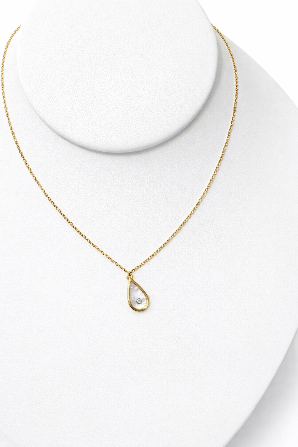 Necklace with pendant