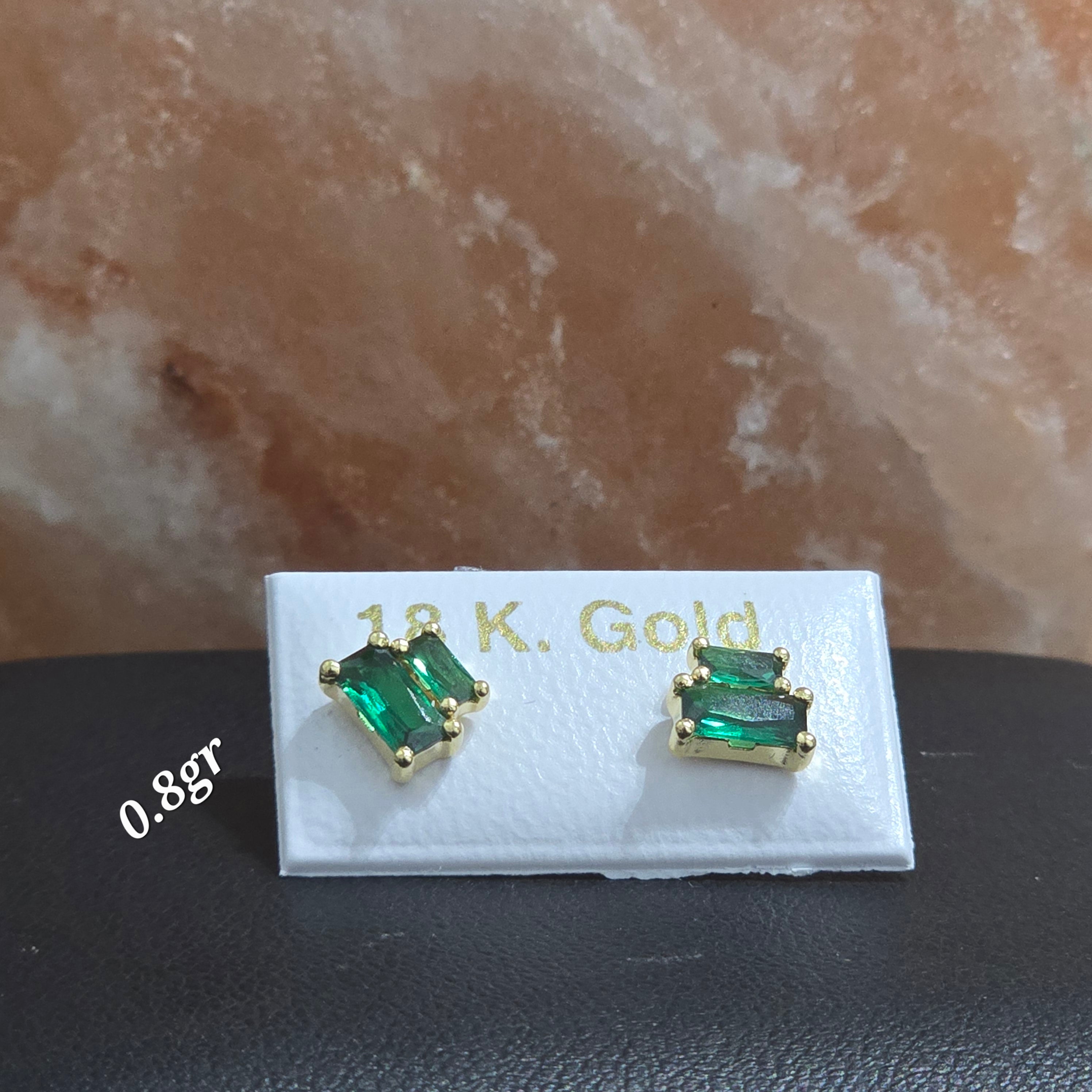 Double zircon green earrings, 0.8g