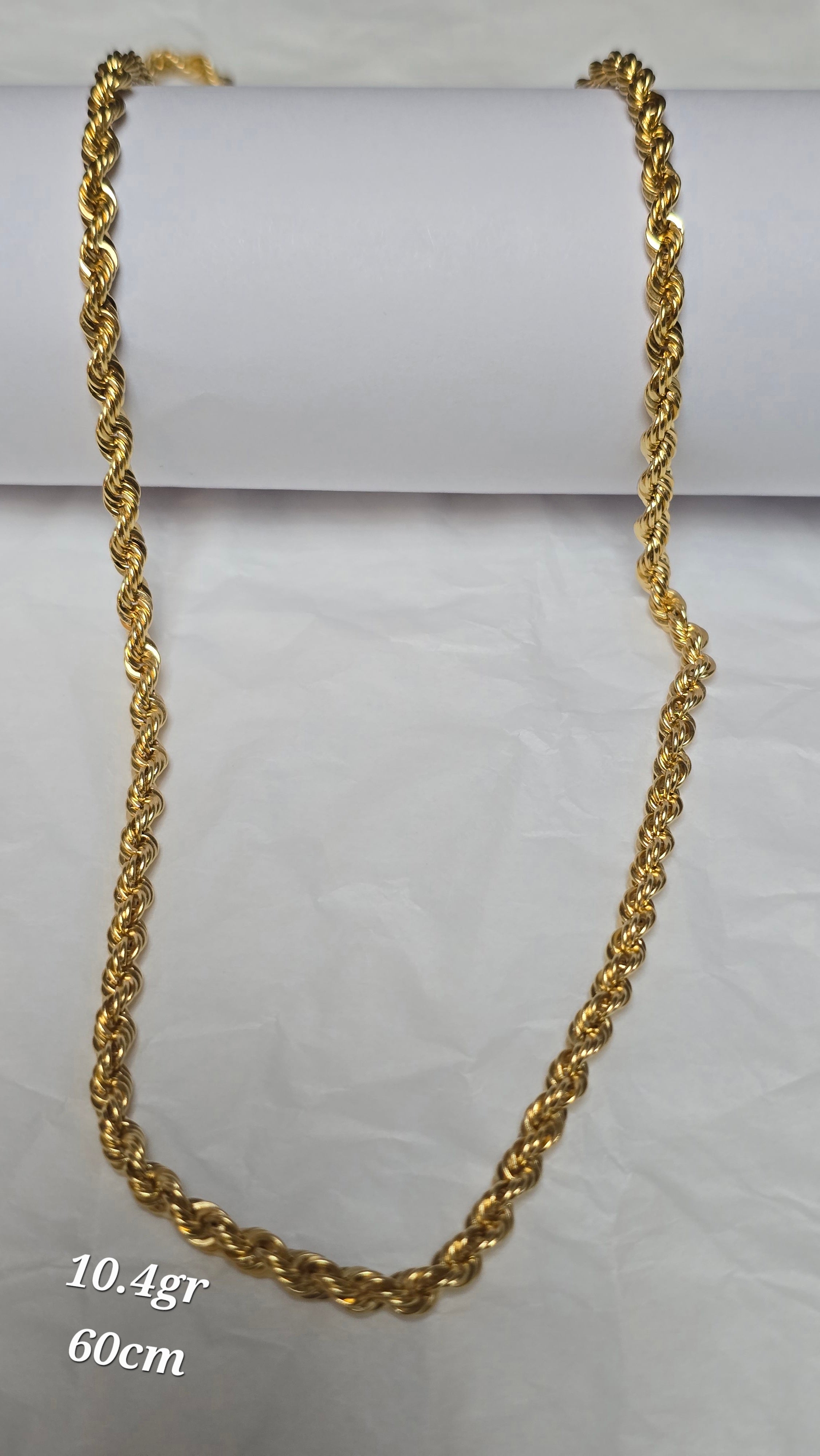 60cm, 10.4 gram Italian yellow 18karat gold woven St. Francis cord chain