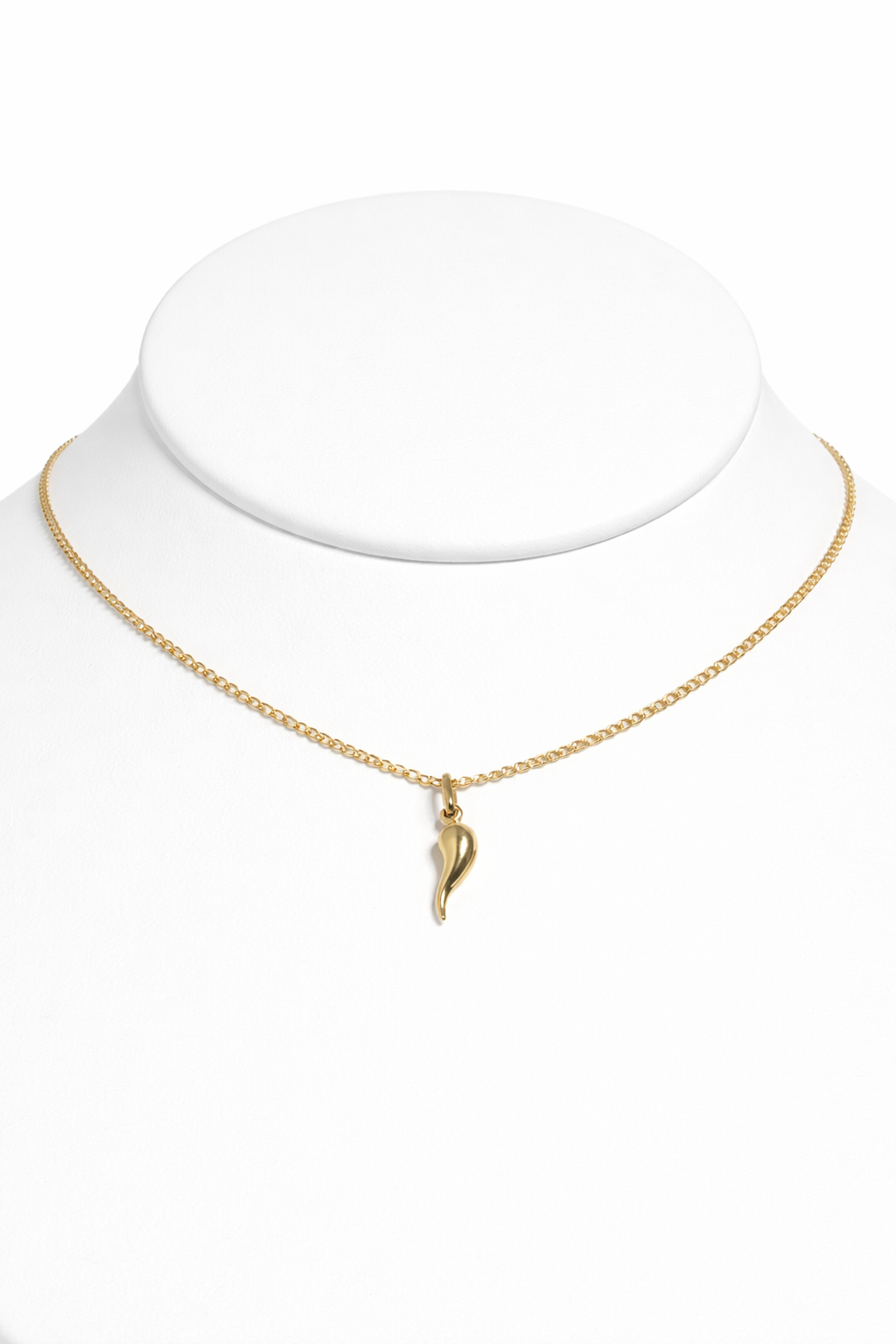 Collar con cornicello de oro