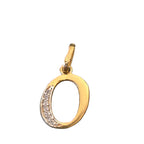 Colgante letra O con circonitas blancas en oro amarillo italiano de 18 quilates