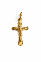 Colgante de Jesucristo tallado con diamante