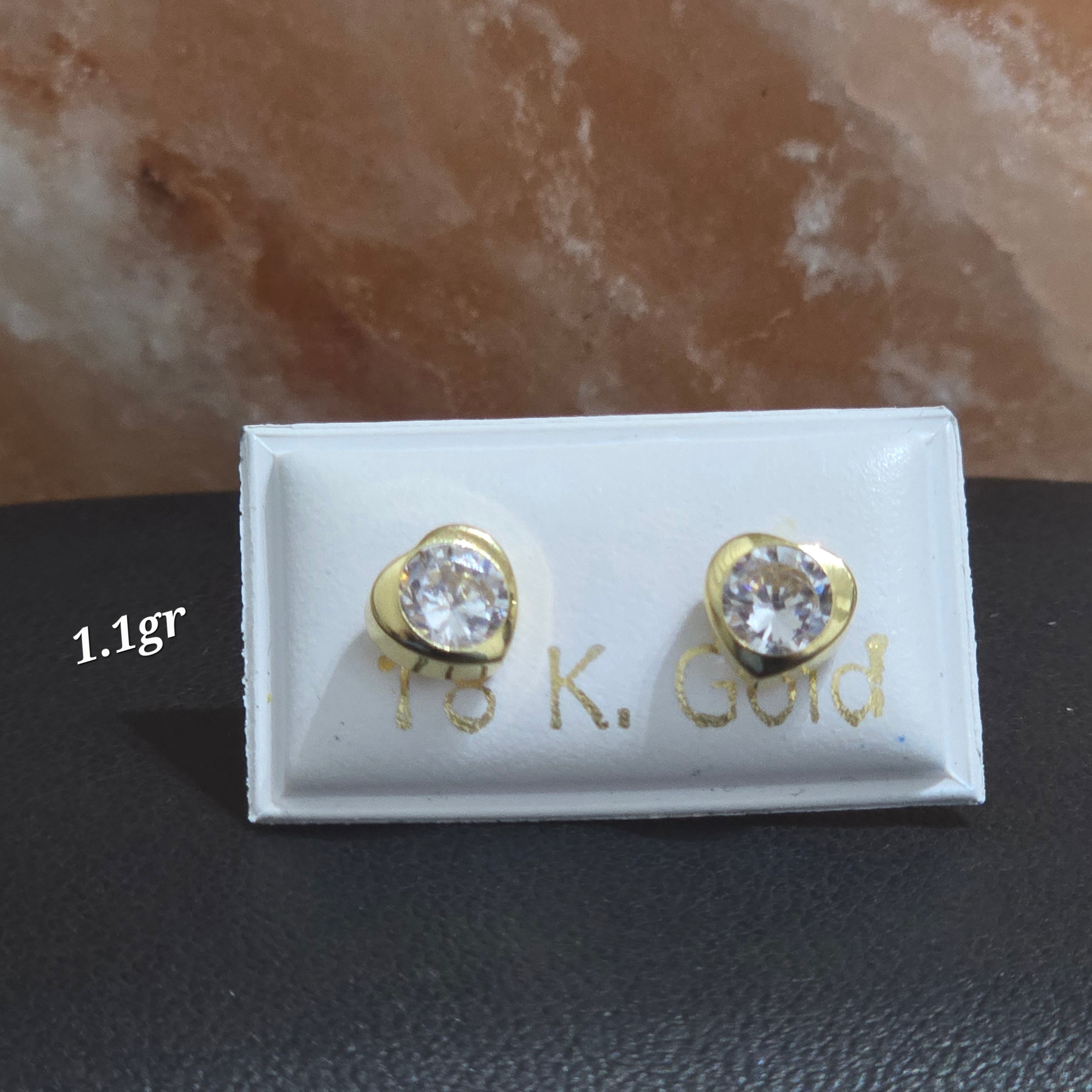 Heart-shaped earrings with 1.1g white zircon