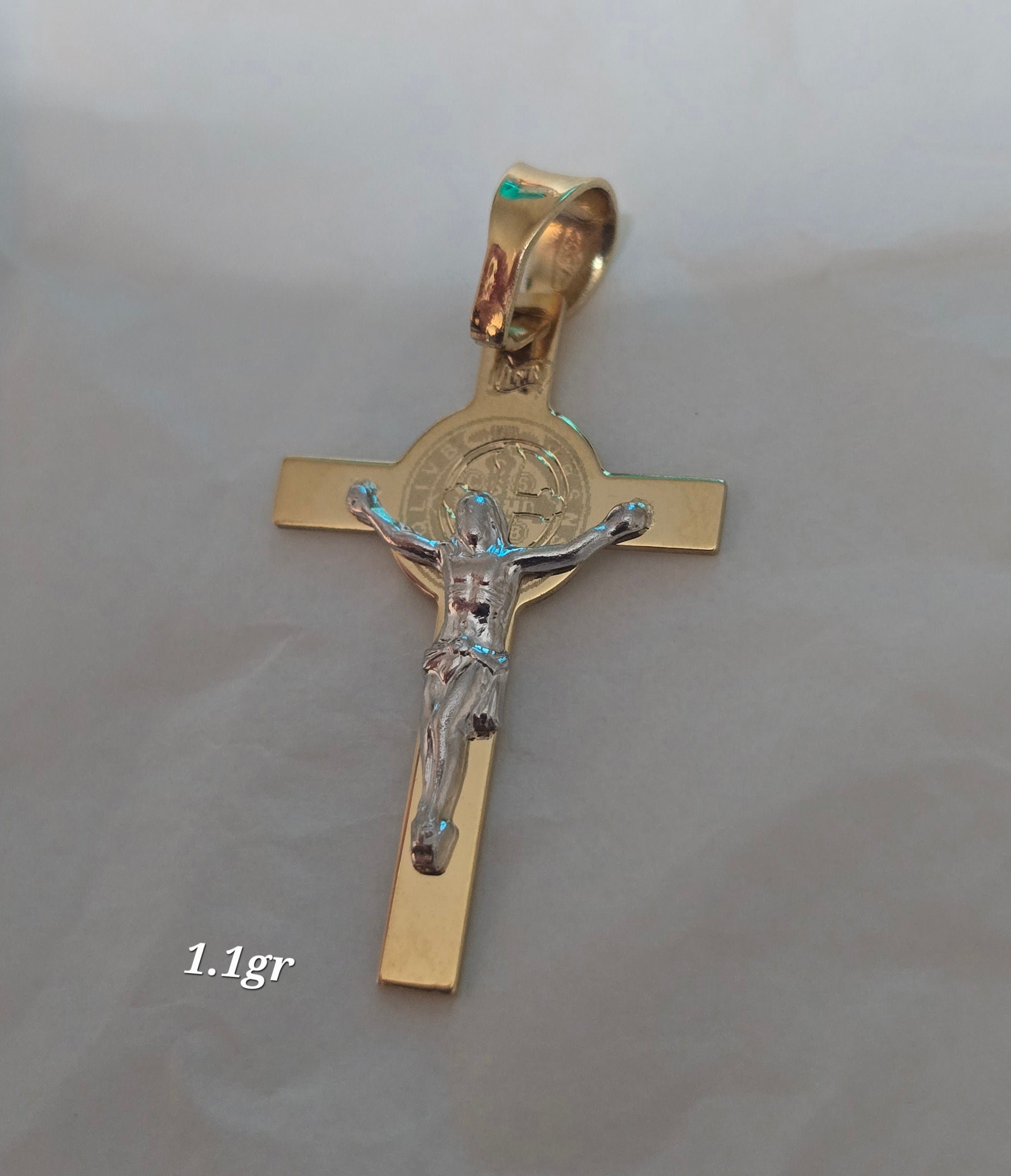 Jesus Christ pendant in 2 white and yellow gold with laser design in 18karat Italian gold, 1.1 grams