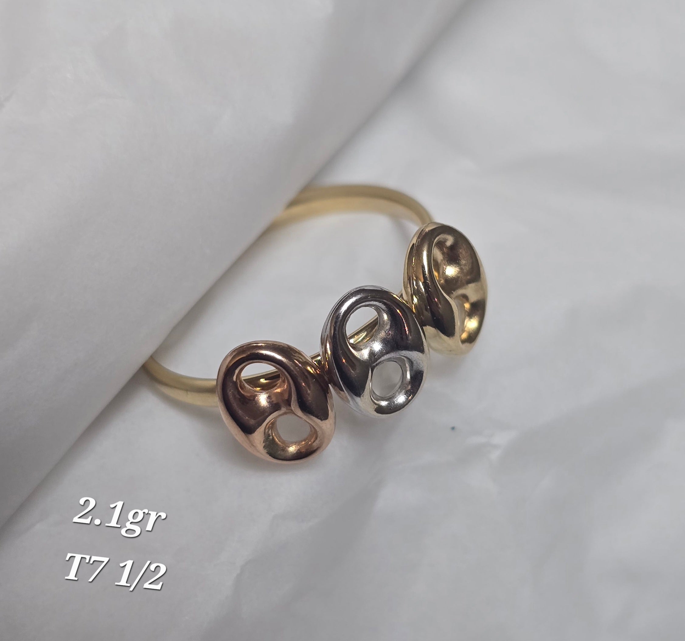 Gucci three-gold ring weighing 2.1 grams